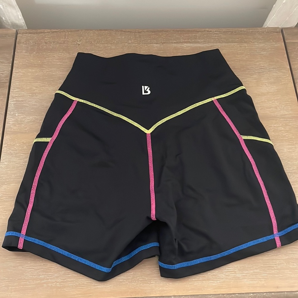 Buff Bunny Wave Short